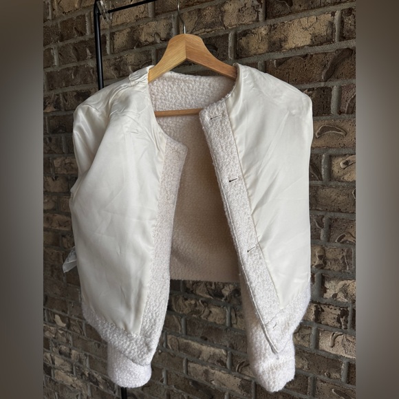 Abercrombie & Fitch White Bouclé Wool Blend Cropped Jacket Gold Buttons Size M - Picture 9 of 13